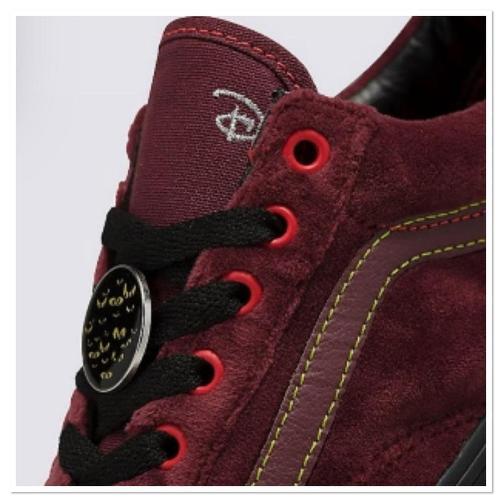 NWOB Women's Vans Disney x Old Skool Stackform
'Snowwhite Posion Apple' - Picture 4 of 8